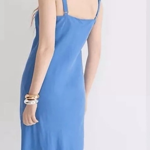 J. Crew Gwyneth V-neck Slip Dress in Cupro Blend
Machine wash - Picture 2 of 5